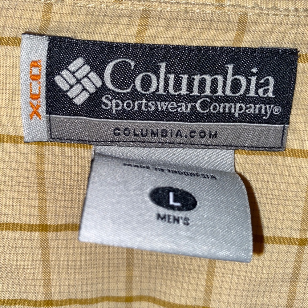 Good Used Condition Columbia plaid shirt - Picture 4 of 5